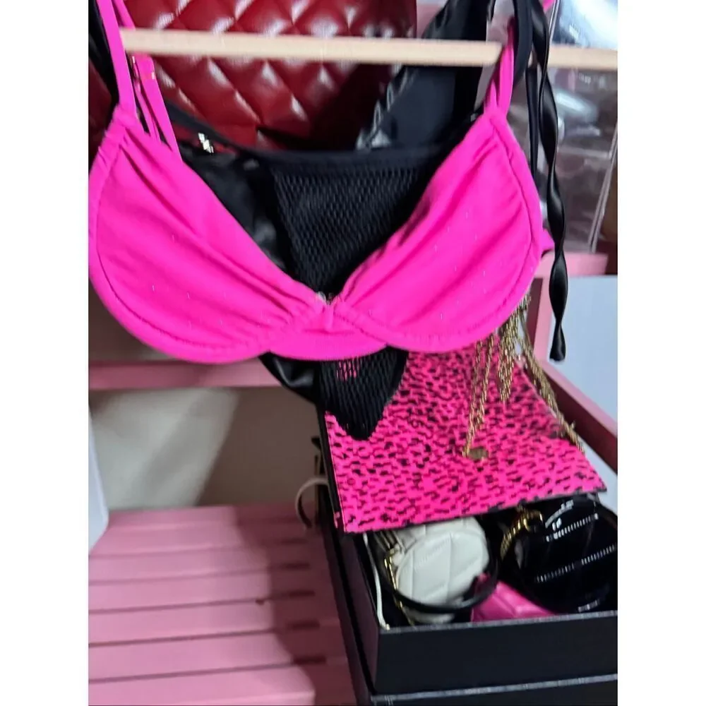 Frankie’s bikinis top